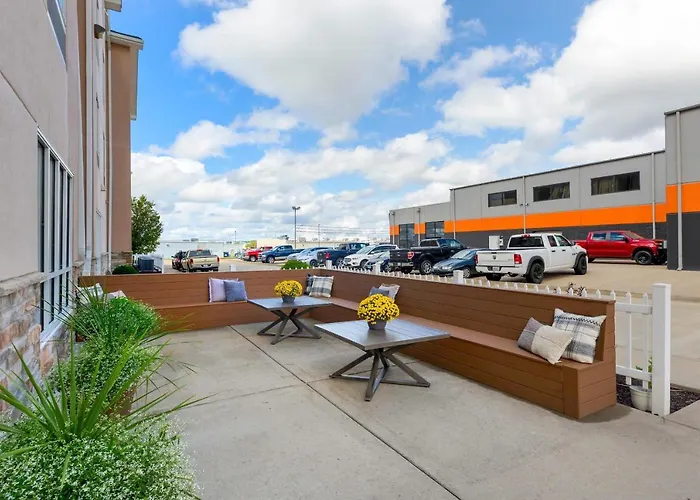 Comfort Inn&suites I-57 5*