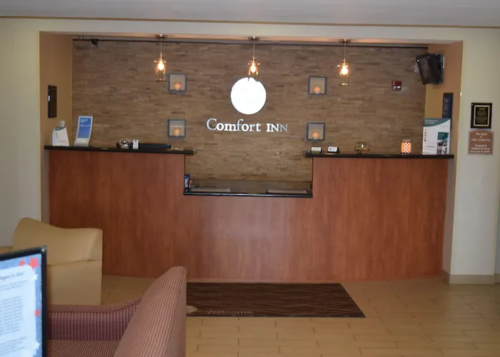 Comfort Inn&suites I-57 5*