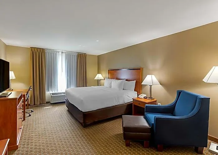 Comfort Inn&suites I-57 5*